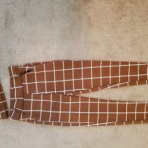 Women's tie belt pants.